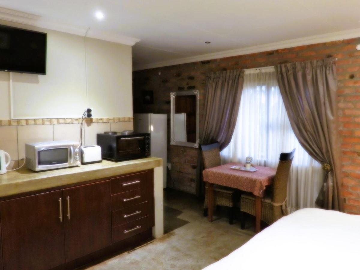 Maretlwane Guesthouse Бъфелспуурт Екстериор снимка